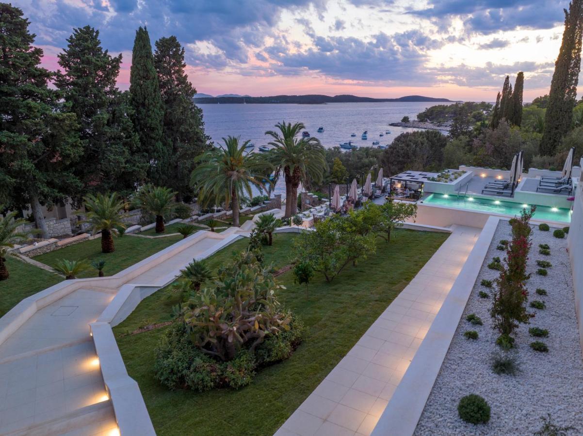 Hotel Moeesy, Blue & Green Oasis Hvar Town Bagian luar foto