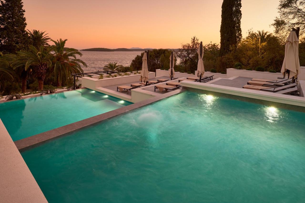 Hotel Moeesy, Blue & Green Oasis Hvar Town Bagian luar foto