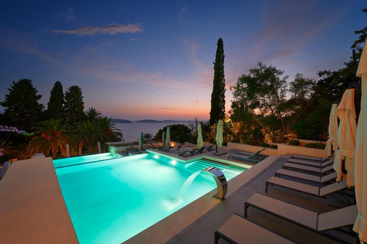 Hotel Moeesy, Blue & Green Oasis Hvar Town Bagian luar foto