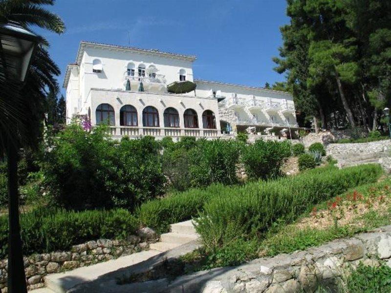Hotel Moeesy, Blue & Green Oasis Hvar Town Bagian luar foto